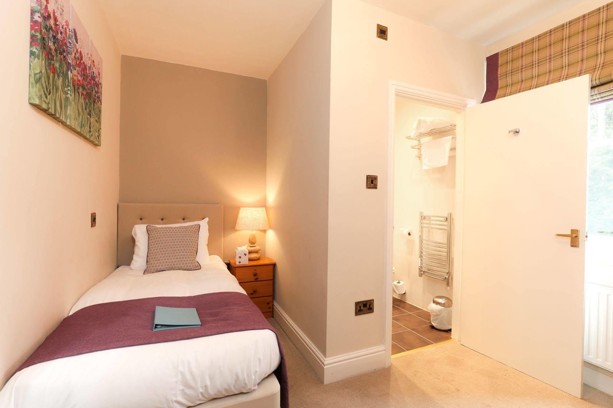 St Andrews Town Hotel Droitwich Kültér fotó